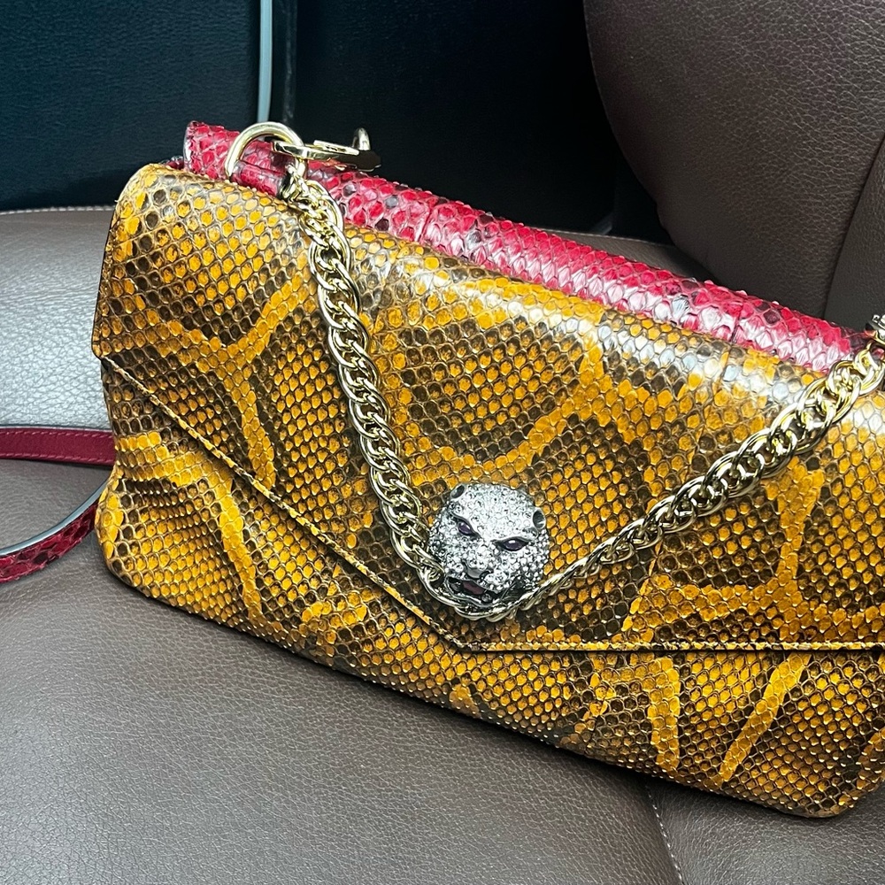 Gucci Thiara Python Clutch with Tiger Head Embellishment - Picture 5 of 13
